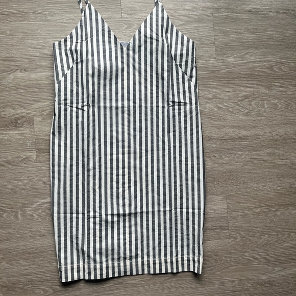 Everlane Poplin Linen Slip Dress V-Neck Black and White Stripe Size 6 Medium - Picture 4 of 12
